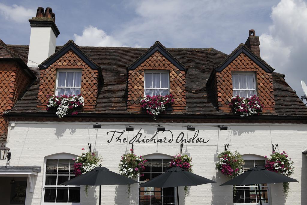 The Richard Onslow Cranleigh Exteriör bild